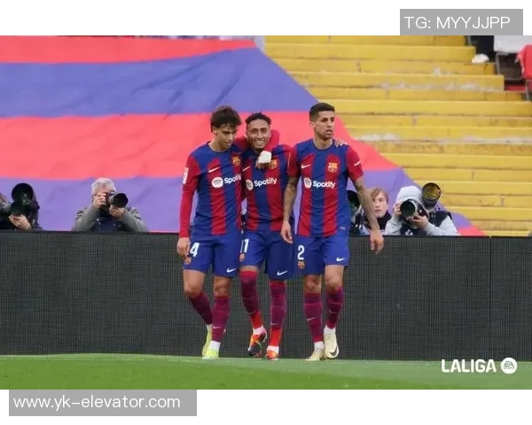 巴萨连续五场不胜,球迷呼吁主帅做出改变 巴萨连续五场不胜,球迷呼吁主帅做出改变