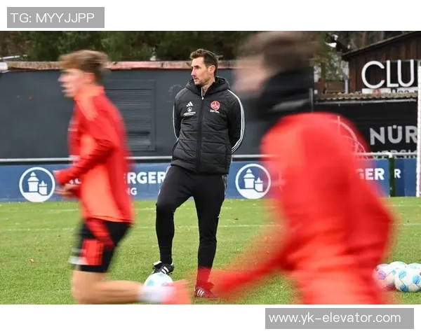 汉堡主帅：不回应下课传闻，专心备战下场比赛