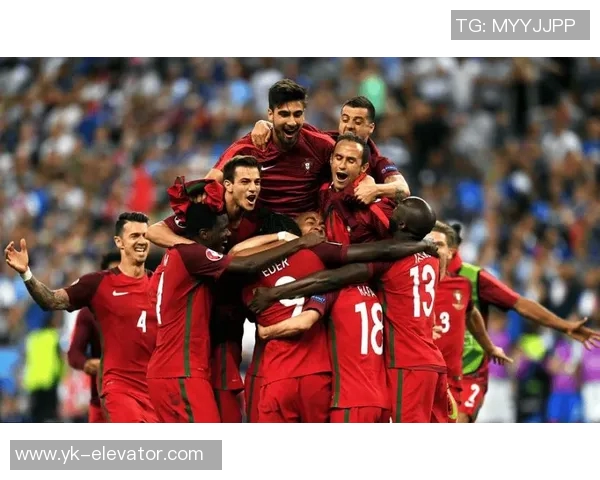欧洲杯卫冕冠军葡萄牙队胜利进决赛，剑指二连冠！