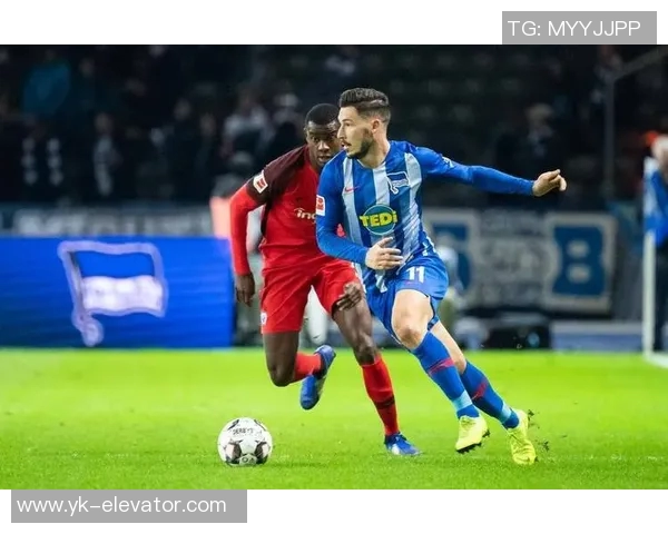 沙尔克04力克柏林赫塔，取得关键胜利！